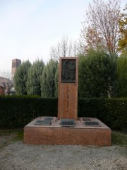 Monumento emigrato 180x240